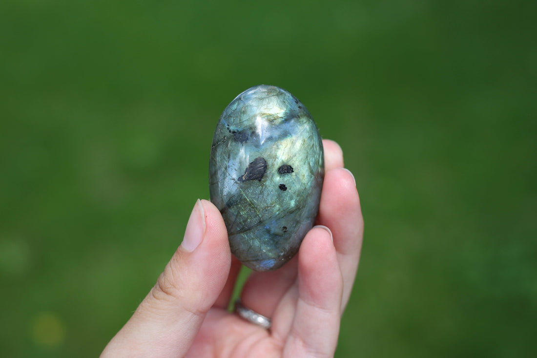 Labradorite: A crystal of mystique and transformation