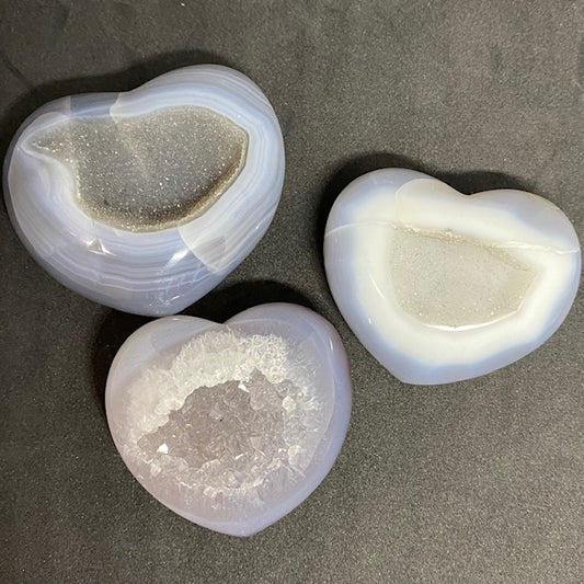Medium Agate Geodge Heart-shaped Healing Crystal