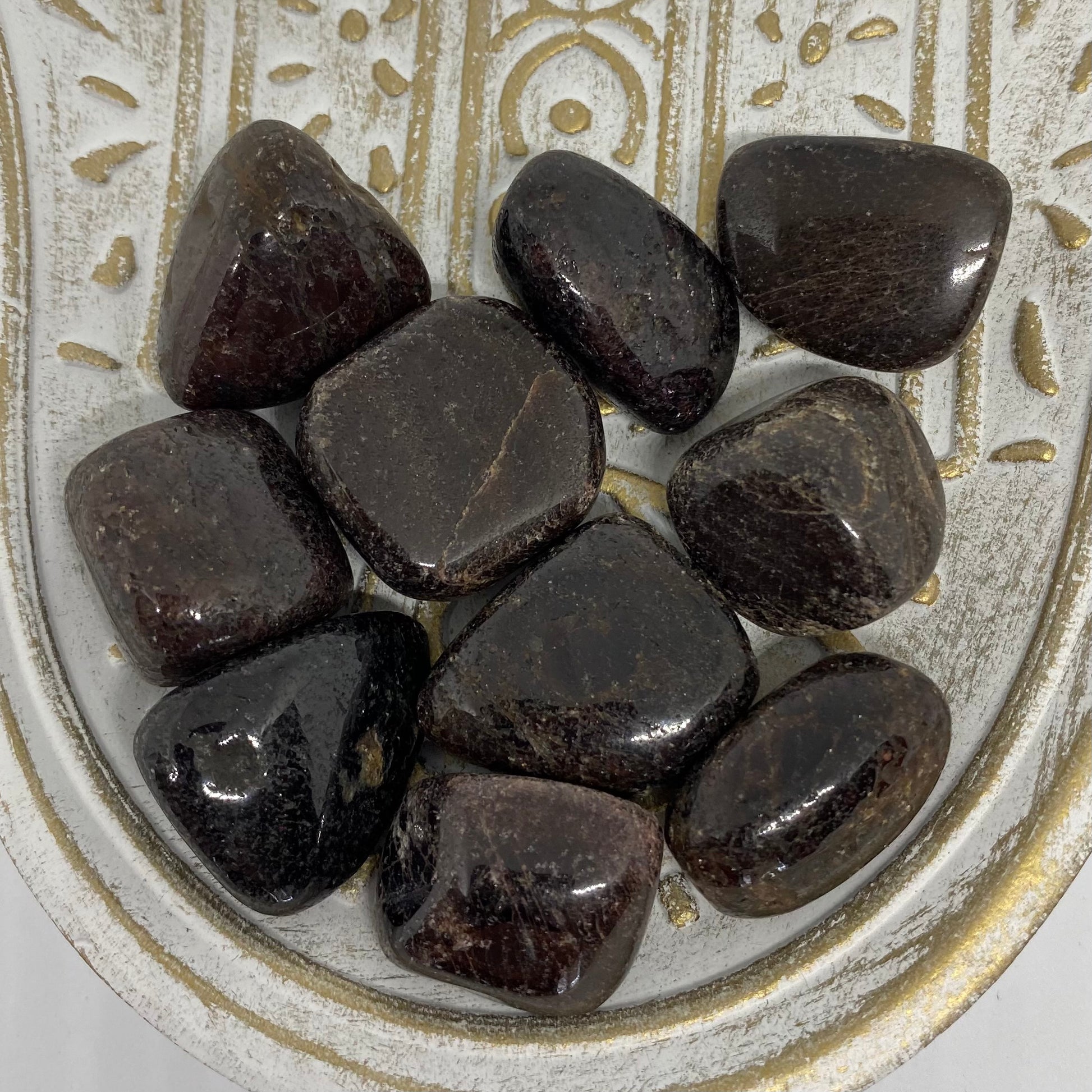 Garnet healing crystal and tumble gemstones